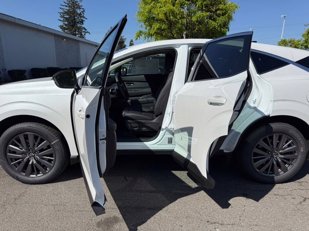 2026 Everest White Pearl Tricoat Nissan Murano SL AWD SUV