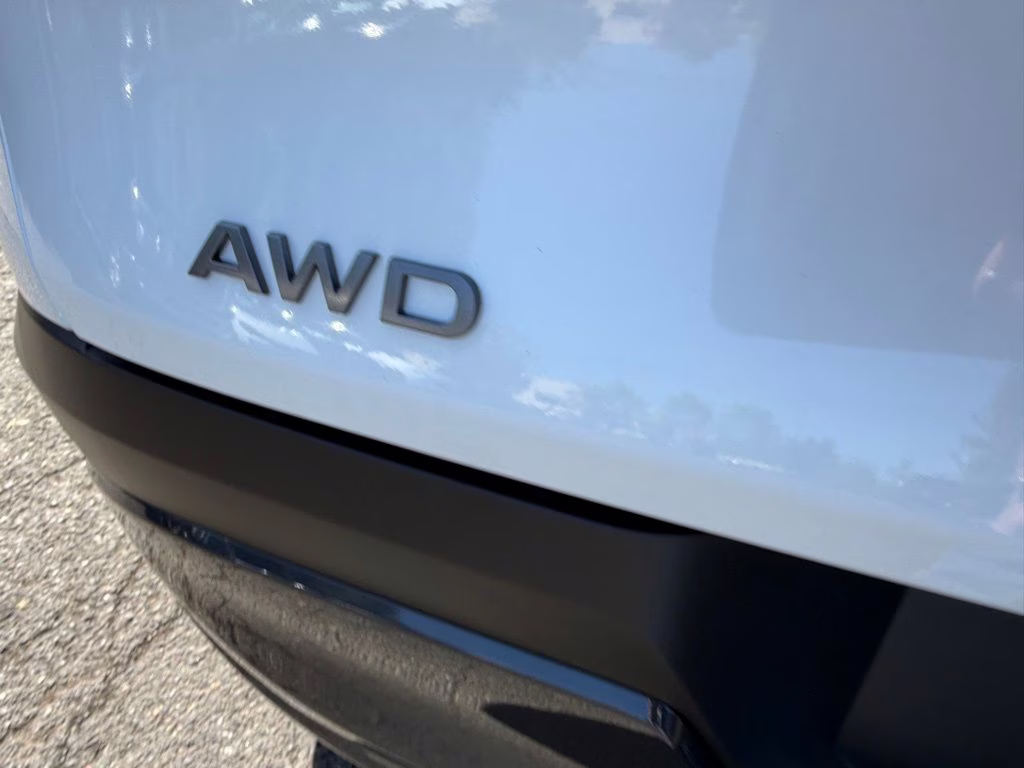 2026 Everest White Pearl Tricoat Nissan Murano SL AWD SUV