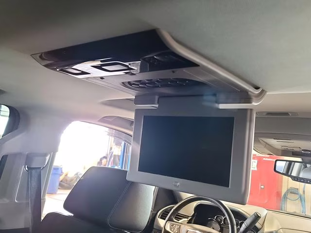 2018 White Frost Tricoat GMC Yukon SLT 4X4 SUV