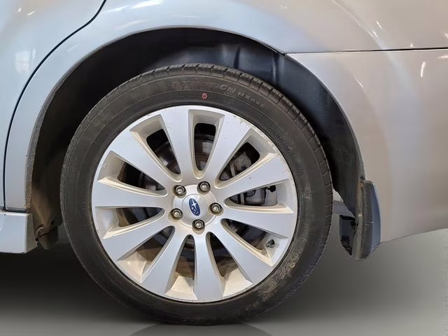 2012 Ice Silver Metallic Subaru Legacy 2.5i AWD Sedan