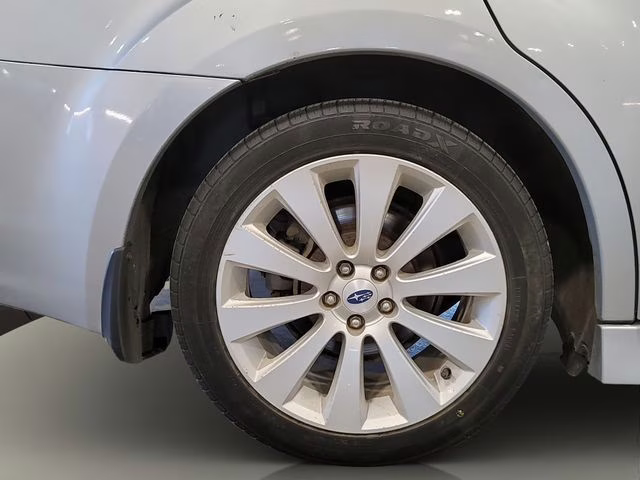 2012 Ice Silver Metallic Subaru Legacy 2.5i AWD Sedan