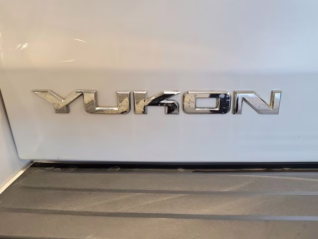 2018 White Frost Tricoat GMC Yukon SLT 4X4 SUV