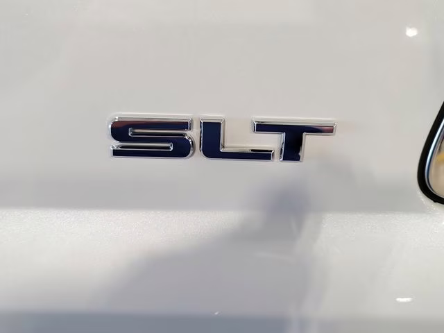 2018 White Frost Tricoat GMC Yukon SLT 4X4 SUV