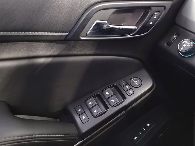 2018 White Frost Tricoat GMC Yukon SLT 4X4 SUV