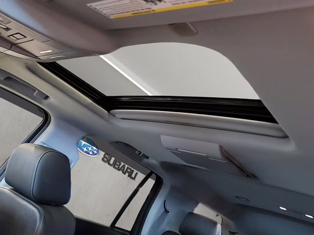 2018 White Frost Tricoat GMC Yukon SLT 4X4 SUV