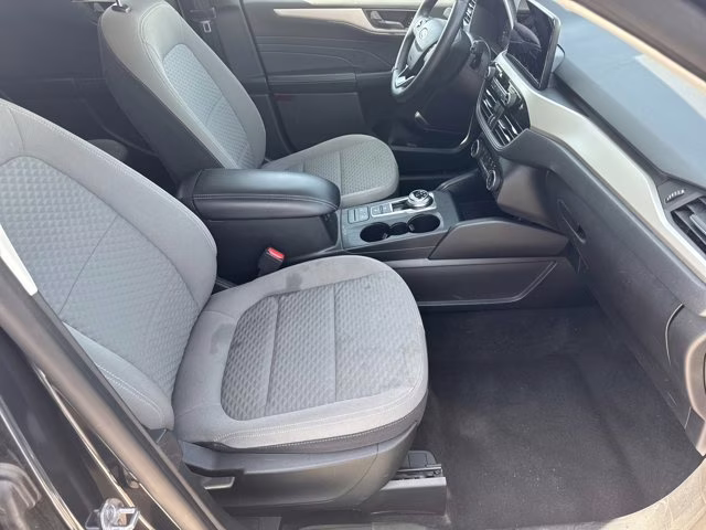 2022 Blue Metallic Ford Escape SE FWD SUV