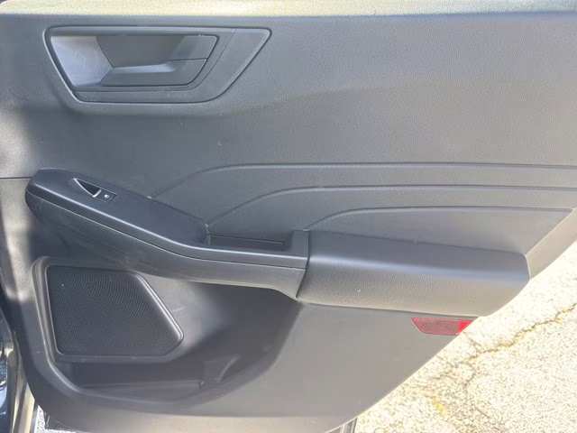 2022 Blue Metallic Ford Escape SE FWD SUV