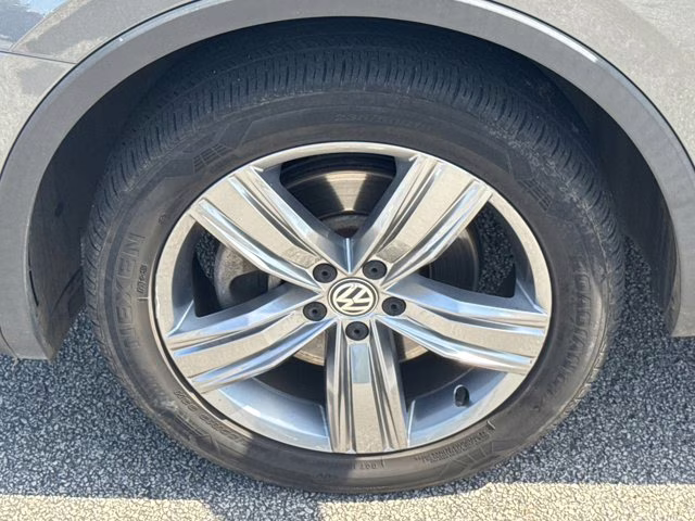 2020 Platinum Gray Metallic Volkswagen Tiguan SE R-Line Black AWD SUV