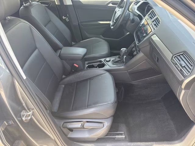 2020 Platinum Gray Metallic Volkswagen Tiguan SE R-Line Black AWD SUV