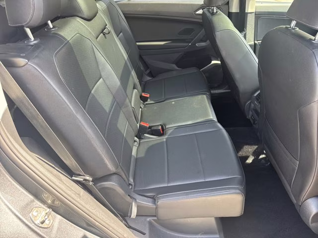 2020 Platinum Gray Metallic Volkswagen Tiguan SE R-Line Black AWD SUV