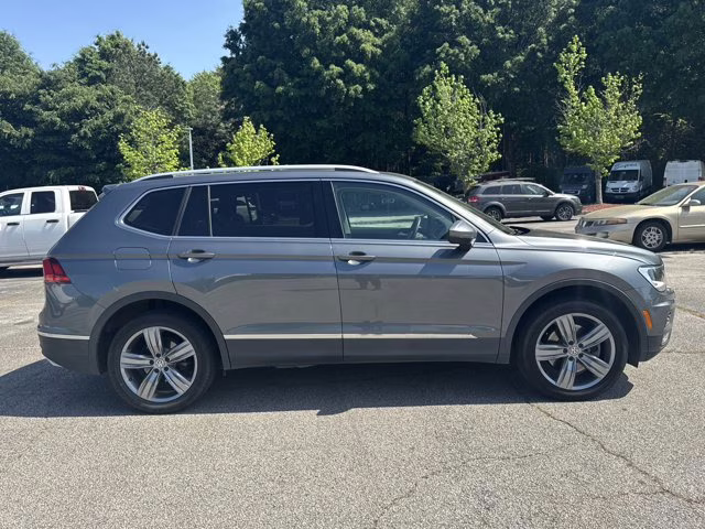 2020 Platinum Gray Metallic Volkswagen Tiguan SE R-Line Black AWD SUV