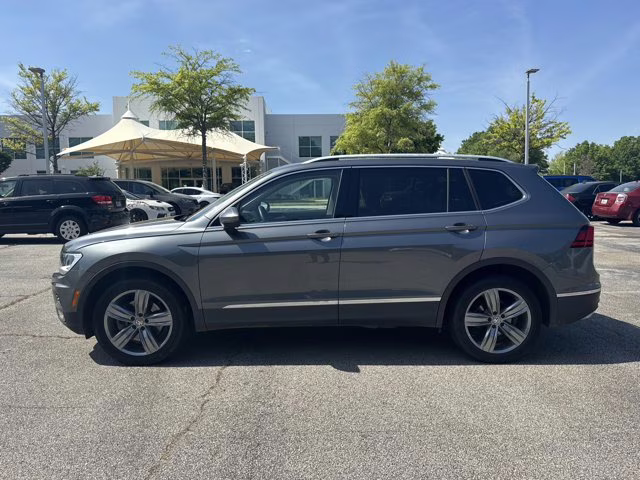 2020 Platinum Gray Metallic Volkswagen Tiguan SE R-Line Black AWD SUV