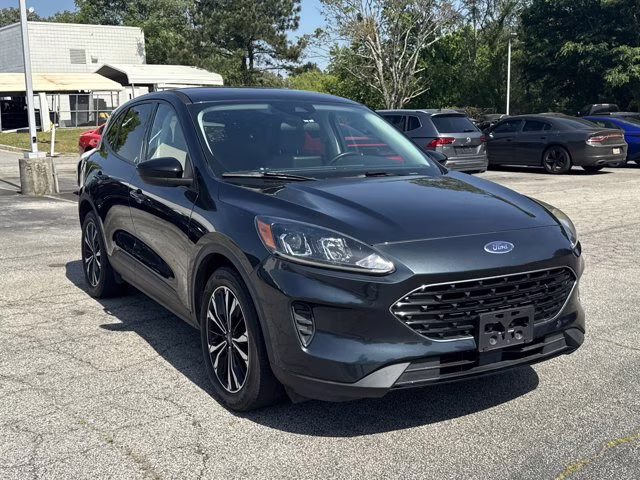 2022 Blue Metallic Ford Escape SE FWD SUV