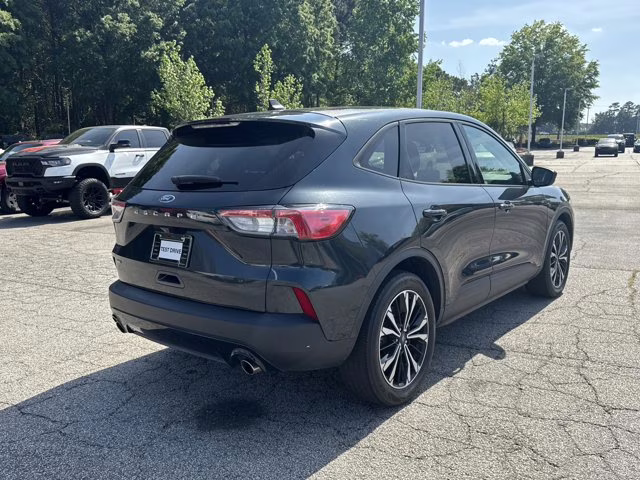 2022 Blue Metallic Ford Escape SE FWD SUV