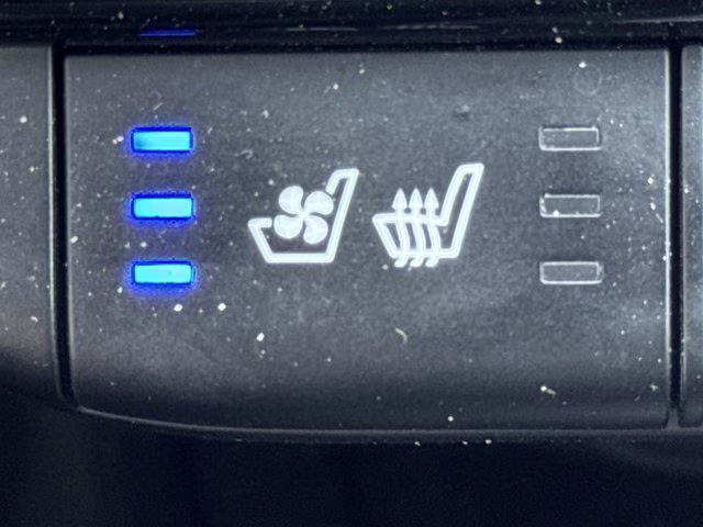 2023 Intense Blue Hyundai Elantra Hybrid Limited FWD Sedan