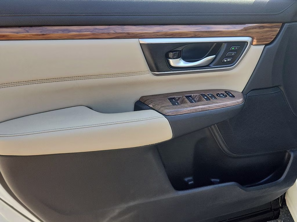 2018 White Diamond Pearl Honda CR-V Touring AWD SUV