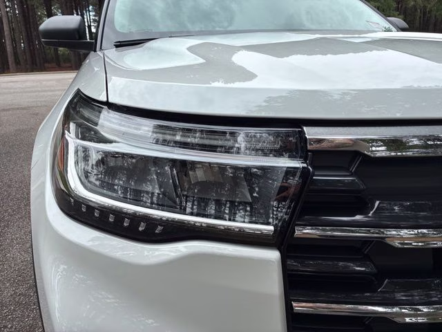 2026 White Metallic Ford Explorer Active RWD SUV