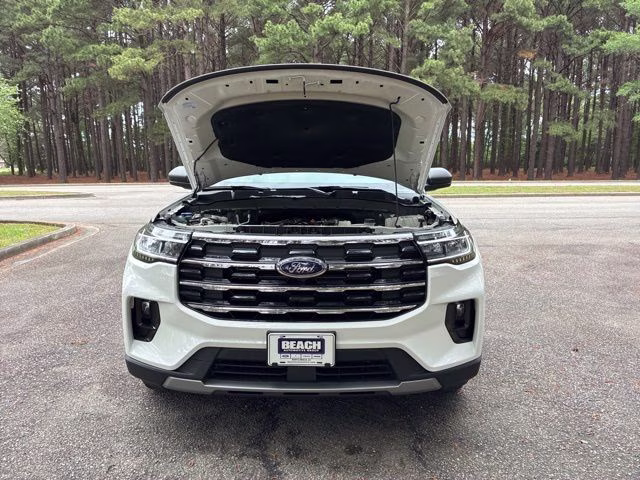 2026 White Metallic Ford Explorer Active RWD SUV