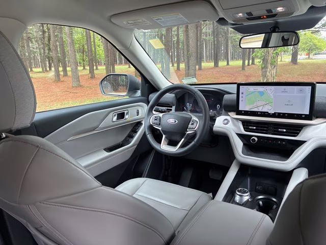2026 White Metallic Ford Explorer Active RWD SUV