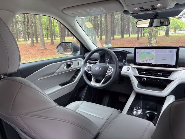 2026 White Metallic Ford Explorer Active RWD SUV