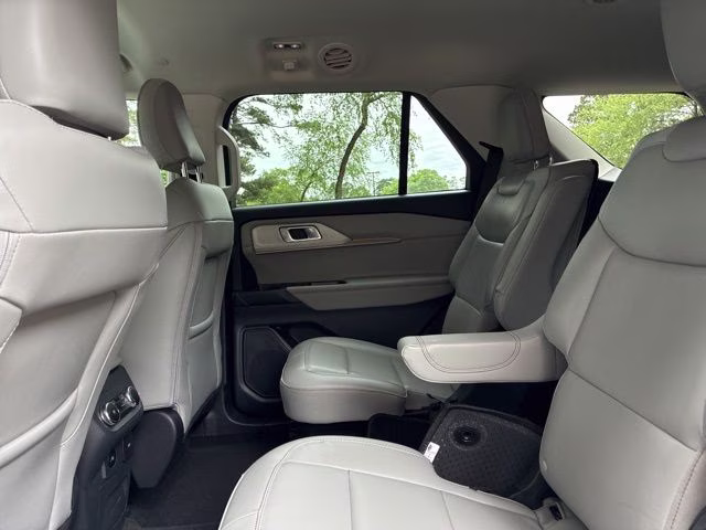 2026 White Metallic Ford Explorer Active RWD SUV