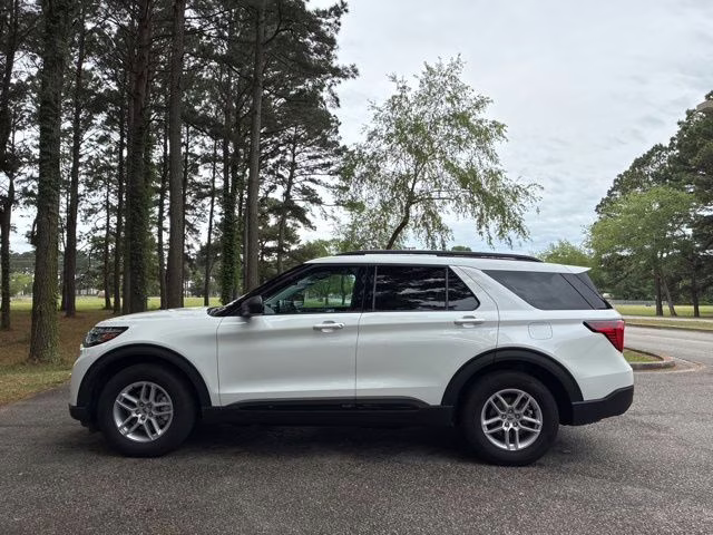2026 White Metallic Ford Explorer Active RWD SUV