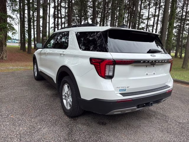 2026 White Metallic Ford Explorer Active RWD SUV