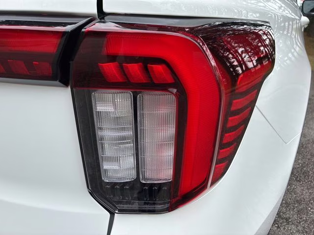 2026 White Metallic Ford Explorer Active RWD SUV