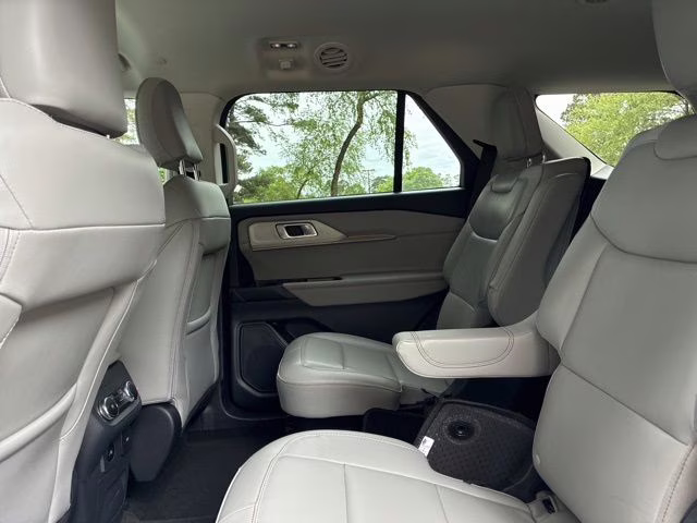 2026 White Metallic Ford Explorer Active RWD SUV