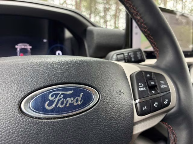 2026 White Metallic Ford Explorer Active RWD SUV