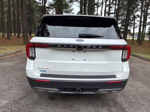 2026 White Metallic Ford Explorer Active RWD SUV