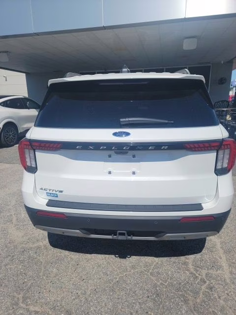 2026 White Metallic Ford Explorer Active RWD SUV