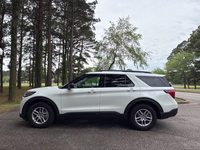 2026 White Metallic Ford Explorer Active RWD SUV