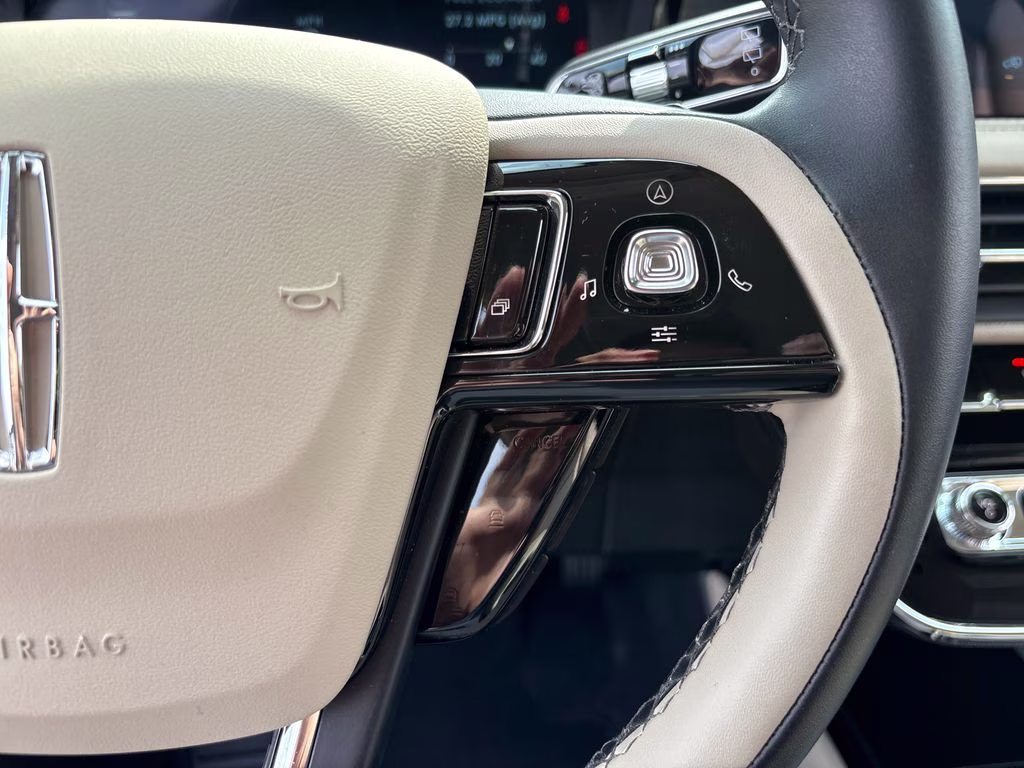 2026 White Metallic Lincoln Corsair Premiere FWD SUV