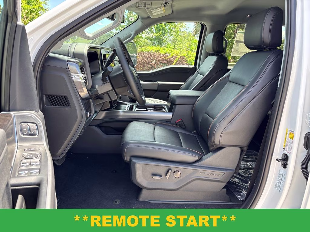 2026 Oxford White Ford Super Duty F-250 SRW Lariat 4X4 Truck