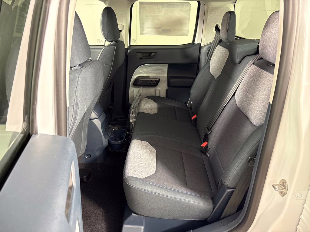 2026 Oxford White Ford Maverick XLT FWD Truck