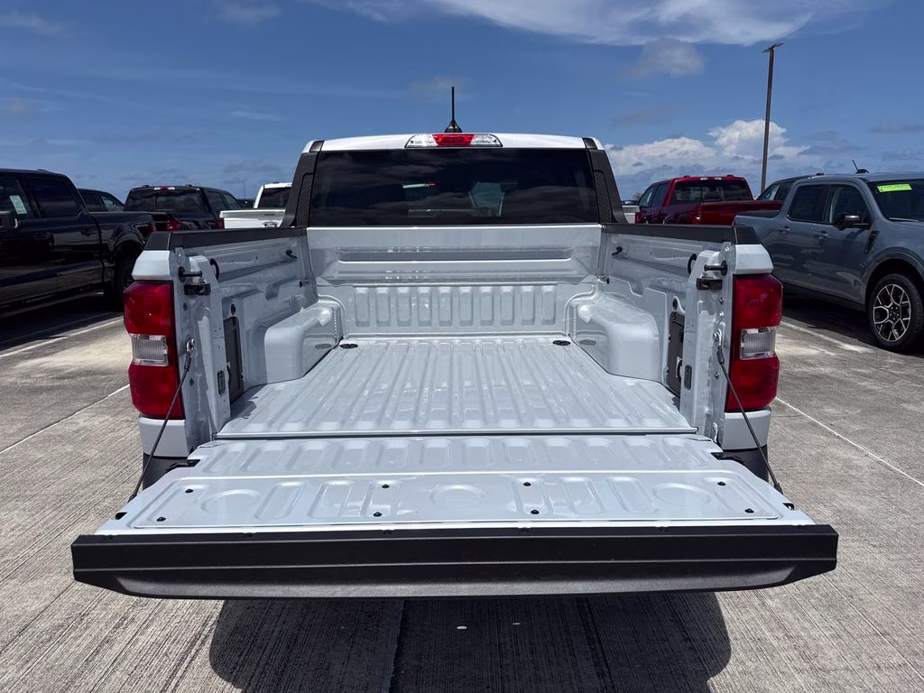 2026 Space White Metallic Ford Maverick XLT AWD Truck