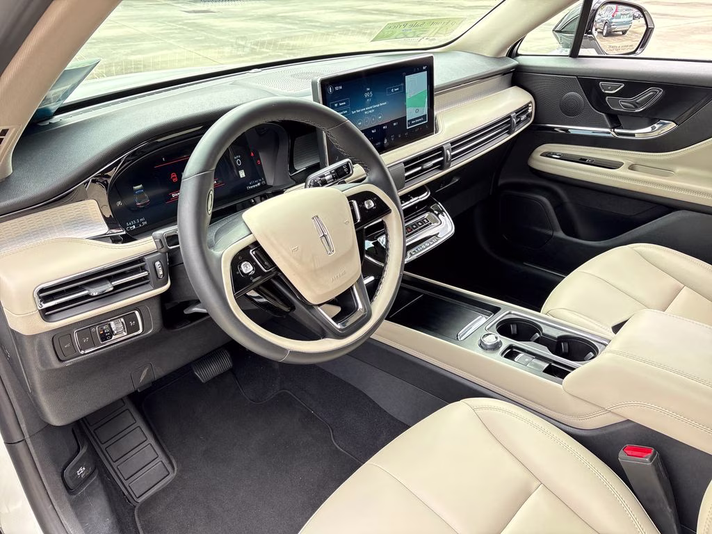 2026 White Metallic Lincoln Corsair Premiere FWD SUV