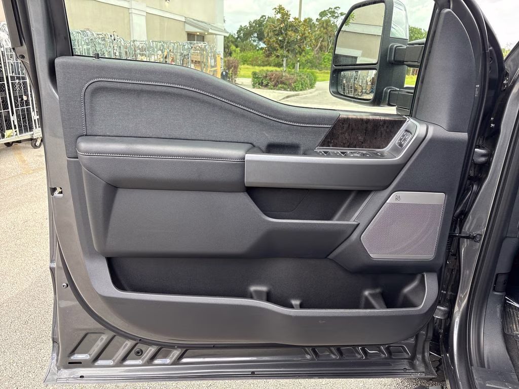 2026 Carbonized Gray Metallic Ford Super Duty F-250 SRW Lariat 4X4 Truck
