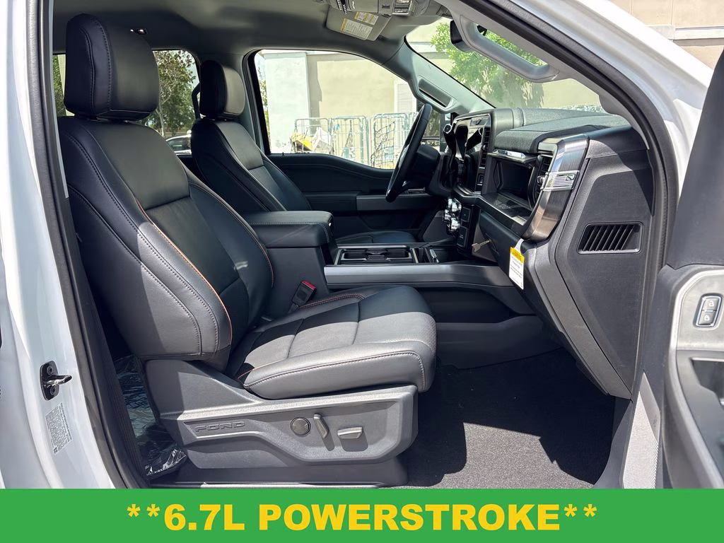 2026 Oxford White Ford Super Duty F-250 SRW Lariat 4X4 Truck