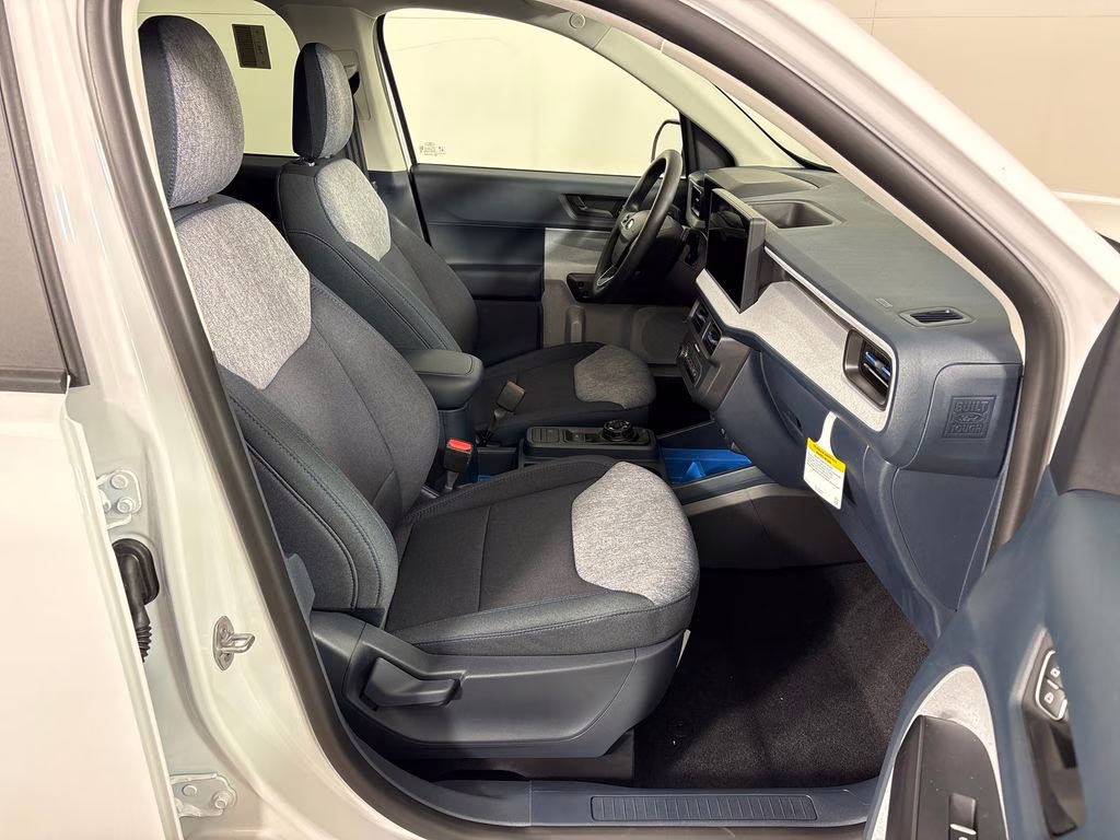 2026 Oxford White Ford Maverick XLT FWD Truck