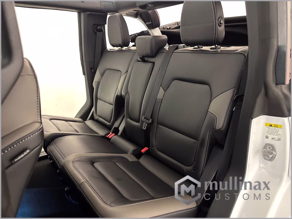 2026 Oxford White Ford Bronco Outer Banks 4X4 SUV