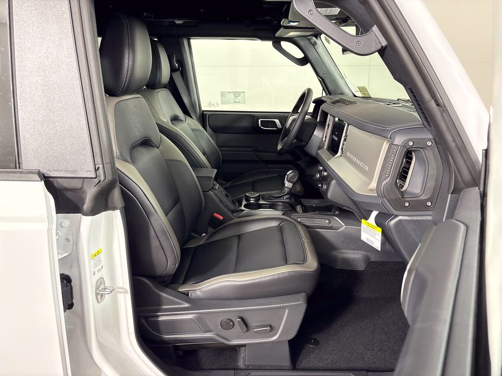 2026 Oxford White Ford Bronco Outer Banks 4X4 SUV