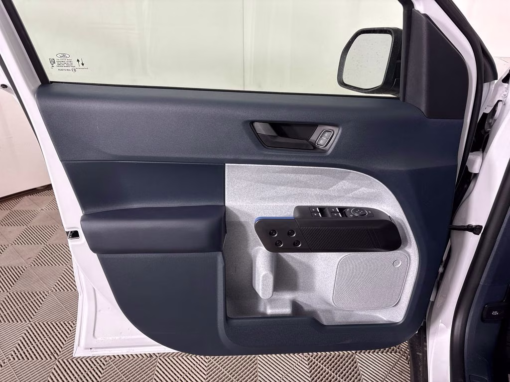 2026 Oxford White Ford Maverick XLT FWD Truck