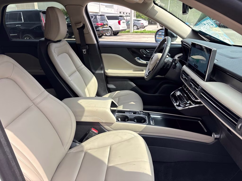 2026 White Metallic Lincoln Corsair Premiere FWD SUV