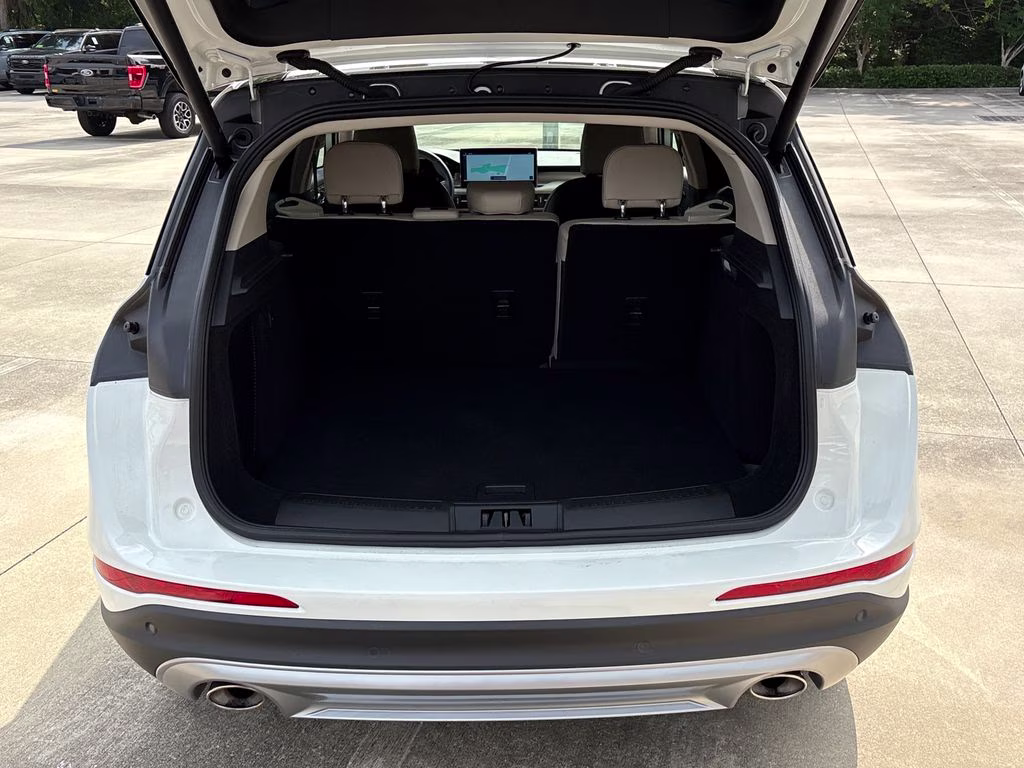 2026 White Metallic Lincoln Corsair Premiere FWD SUV