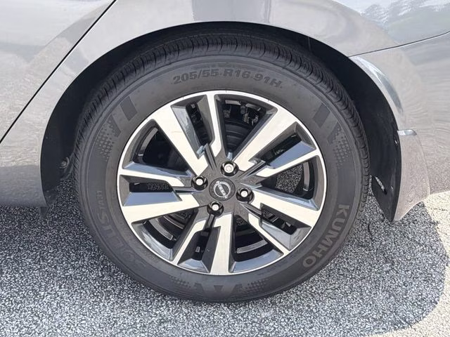 2025 Gun Metallic Nissan Versa 1.6 SV FWD Sedan