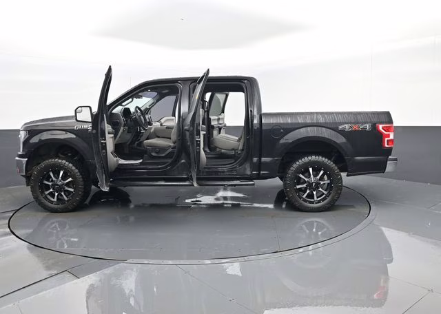 2019 Black Ford F-150 XLT 4X4 Truck