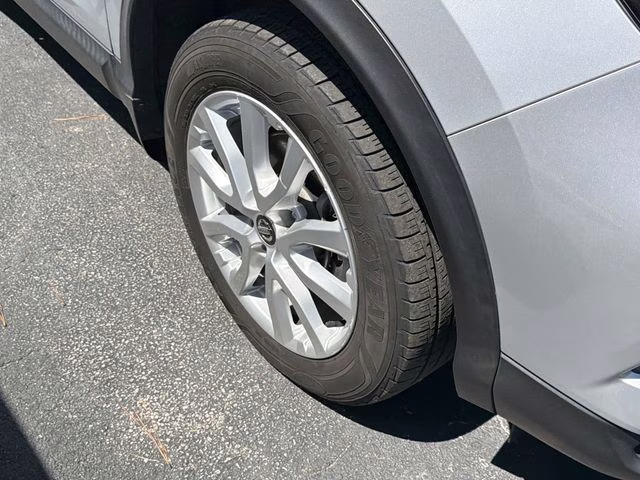 2020 Brilliant Silver Metallic Nissan Rogue Sport SV FWD SUV