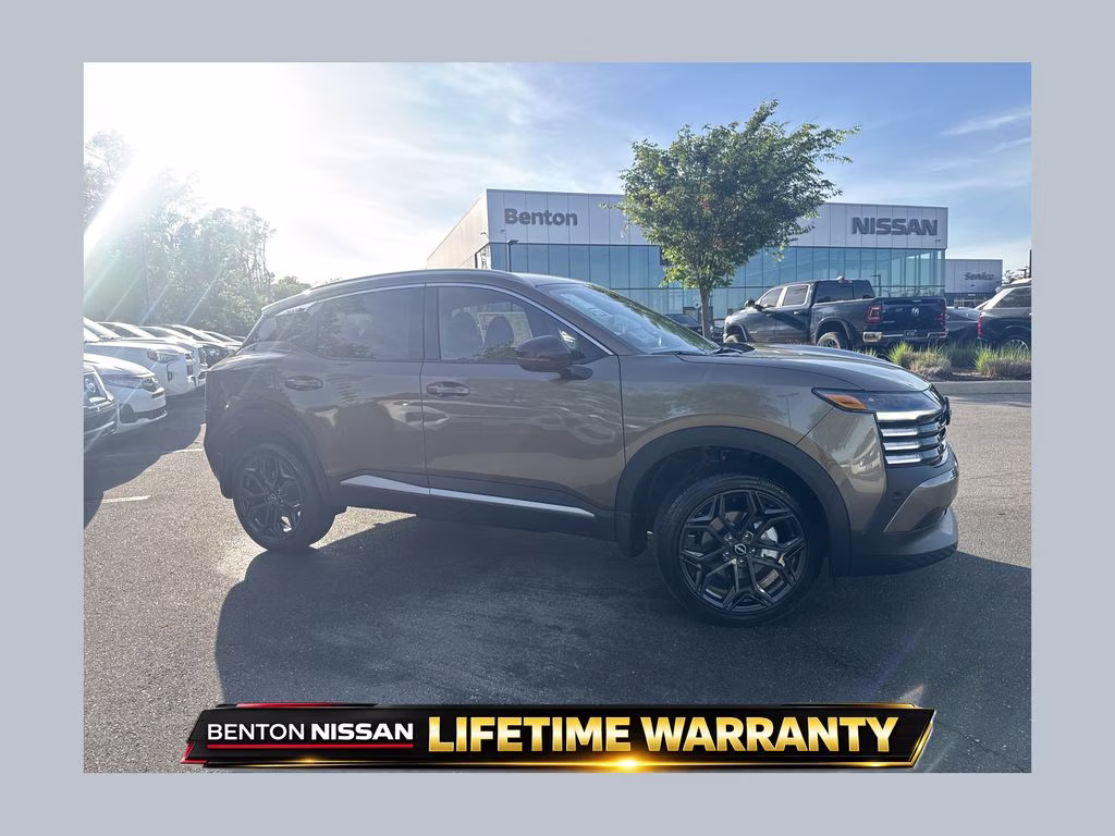 2026 Canyon Bronze Metallic Nissan Kicks SR FWD SUV